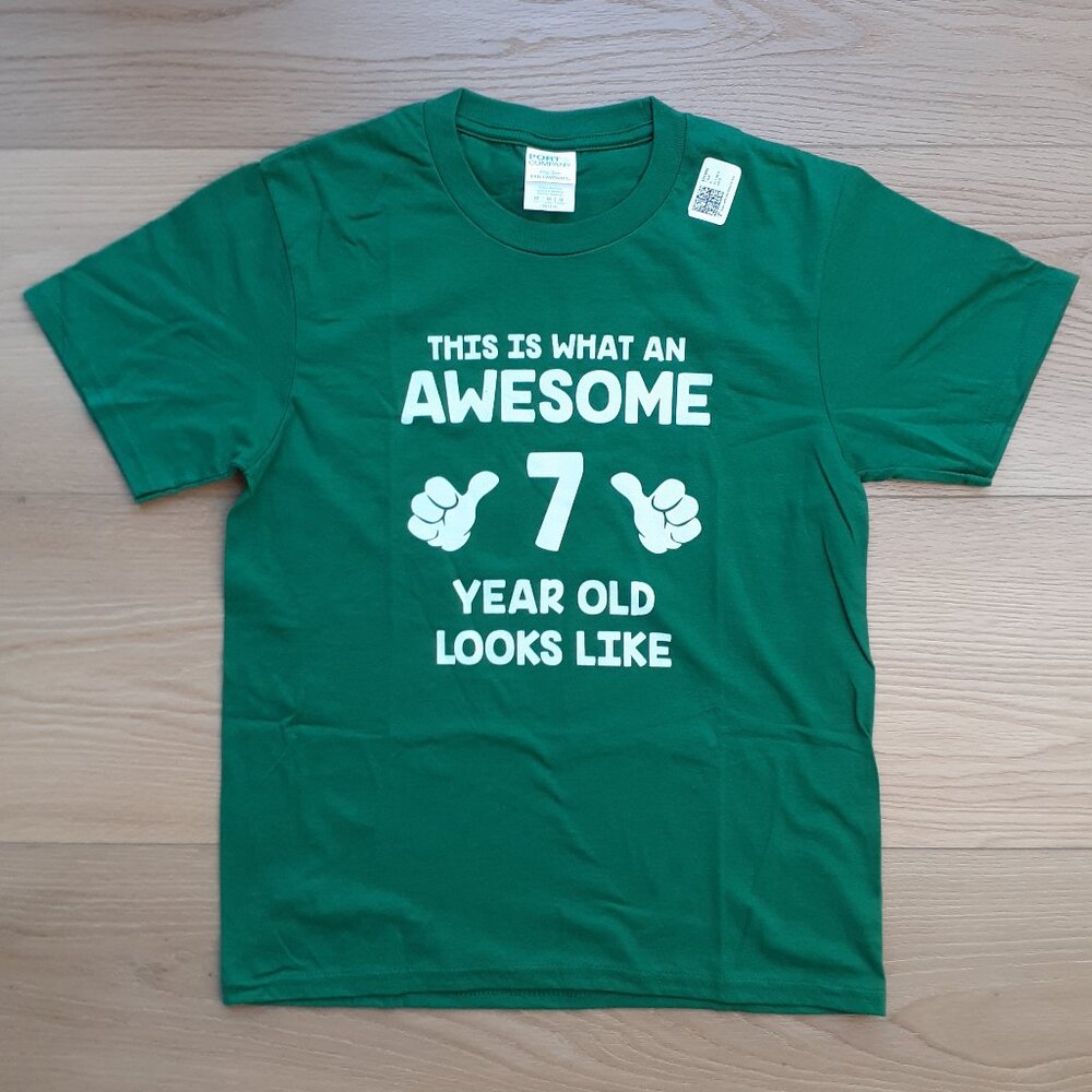 This is What an Awesome 7 Year Old Looks Like - New Youth Medium Green T-Shirt